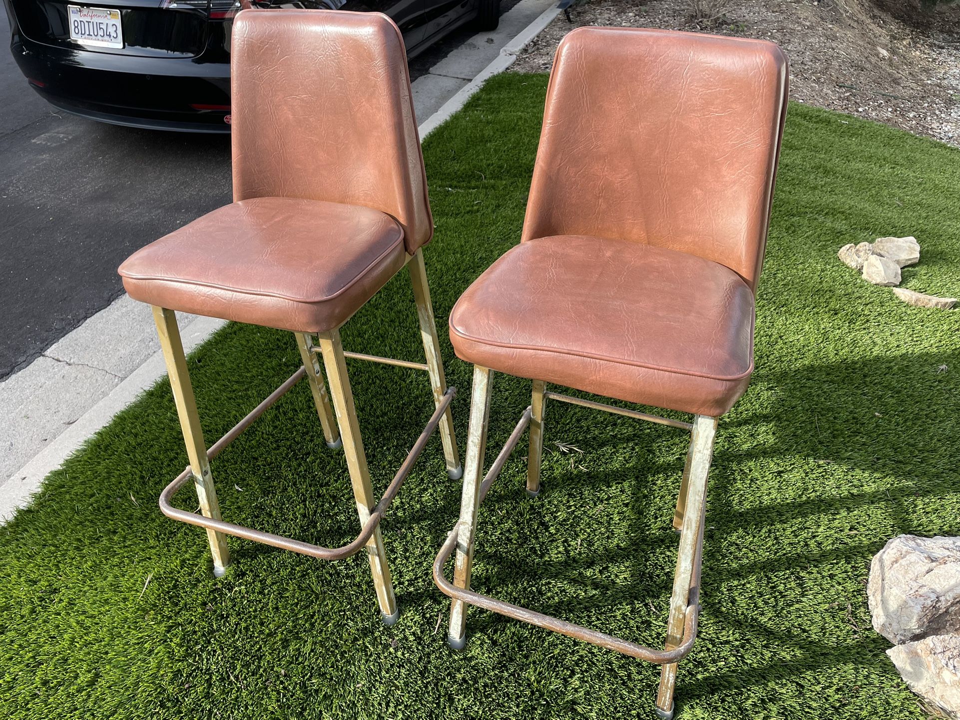 Vintage Bar Stools - Very Comfortable -29 Inch Seat Hight - Woodland Hills