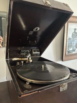 Victor Portable Wind-Up Gramophone Phonograph