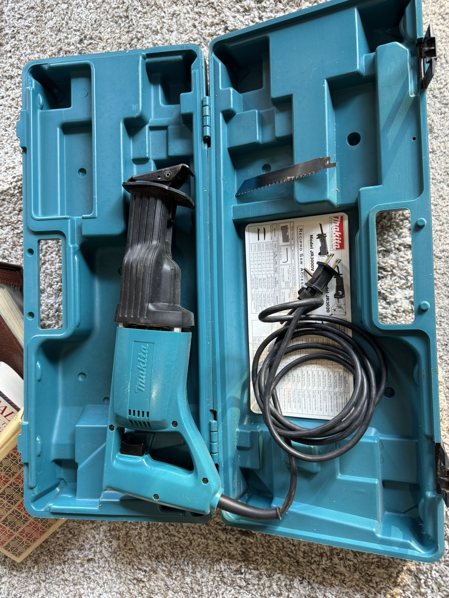 Saw (Makita)
