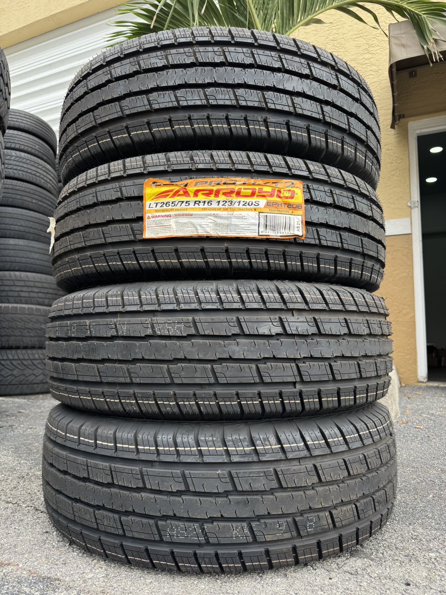 Set Arroyo LT 265 75 R16