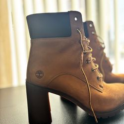 Women’s Timberlands!