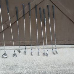 Golf clubs for sale right handed $ 35