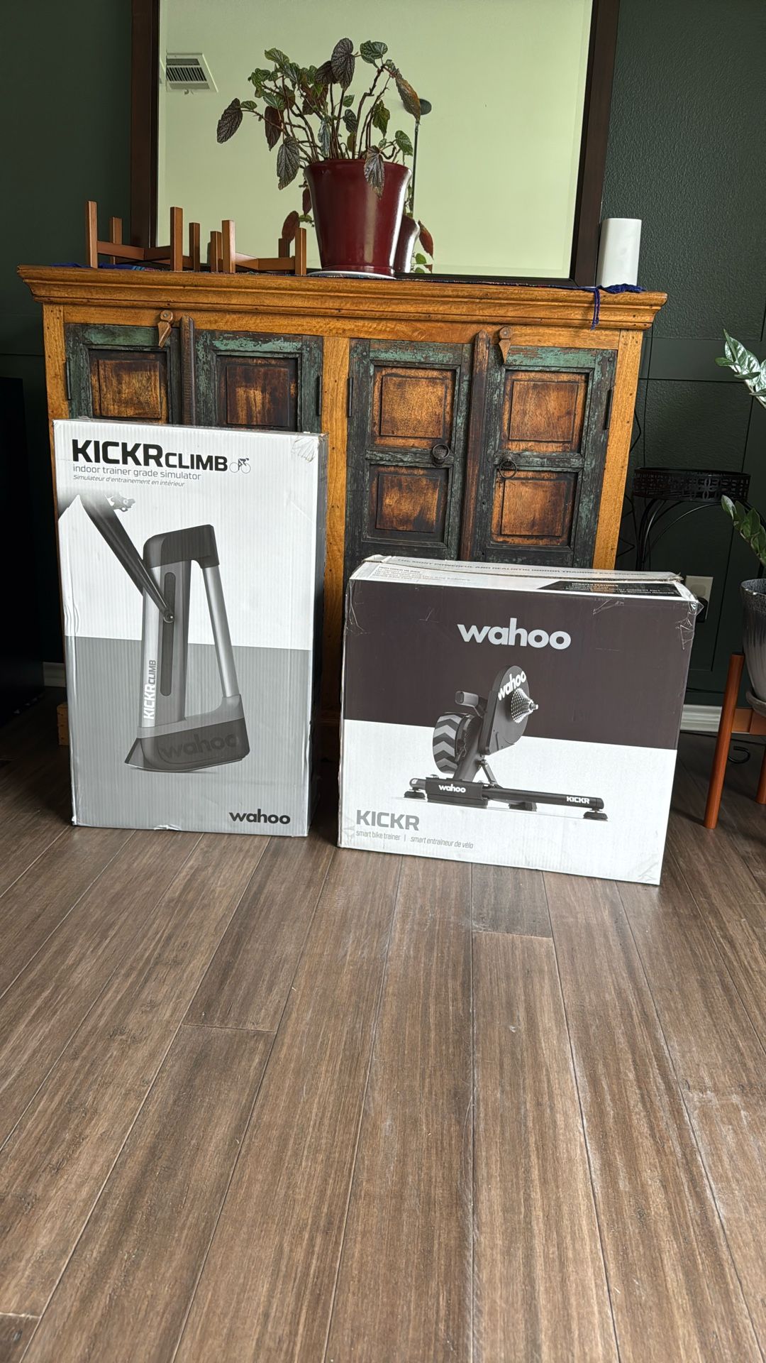 Wahoo KICKR V6 Smart Trainer + CLIMB – Indoor Cycling Setup