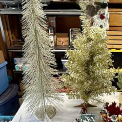 Christmas Decor Prices Vary $1 And Up 