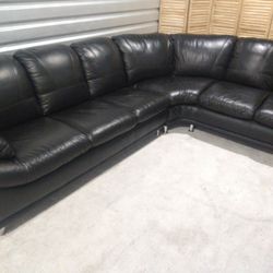 SECTIONAL GENUINE LEATHER BLACK COLOR.. DELIVERY SERVICE AVAILAIBLE ✅💥🚚