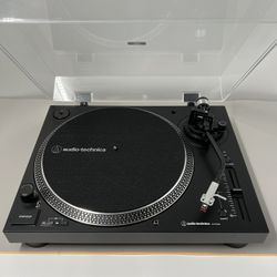 Audio Technica Turntable Like New!