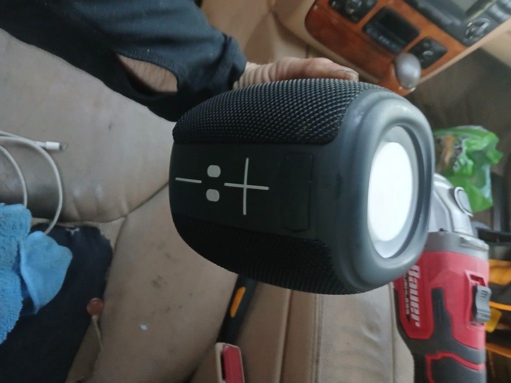 Speaker Bluetooth Legend