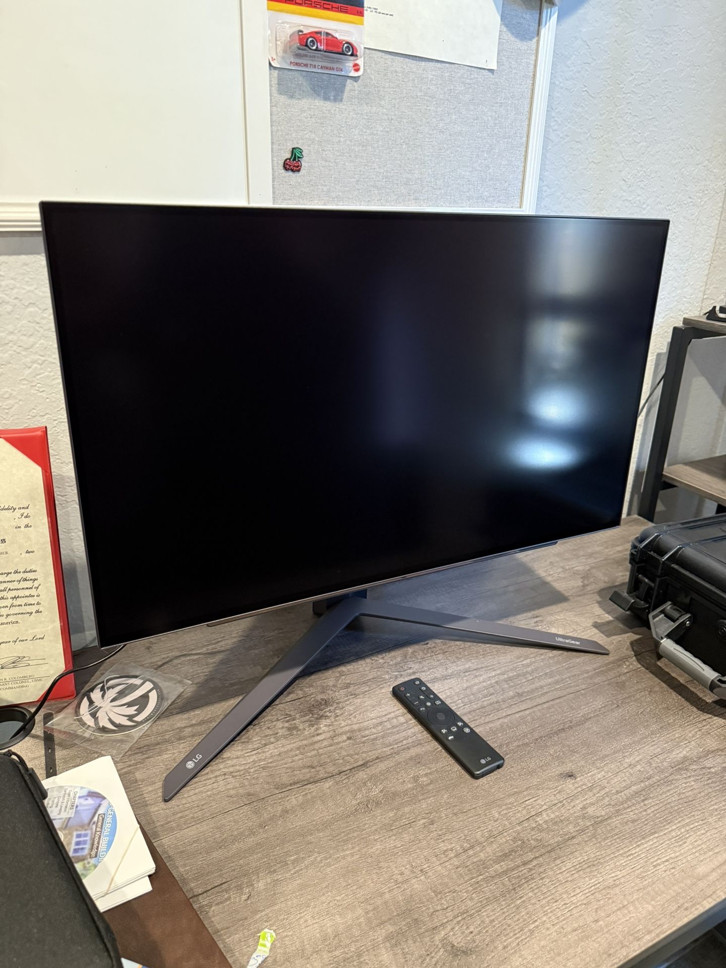 Ultragear Oled Gaming Monitor 26.5’’