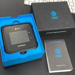 AT&T NETGEAR nighthawk M6 pro