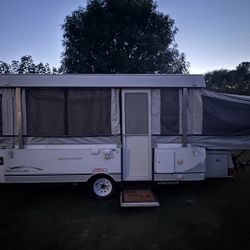 2003 Coleman Fleetwood Pop Up Camping Trailer 