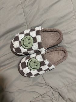 Checkered Muk Luks Smiley Face Fuzzy Slippers
