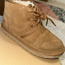 Brown Uggs Size 5