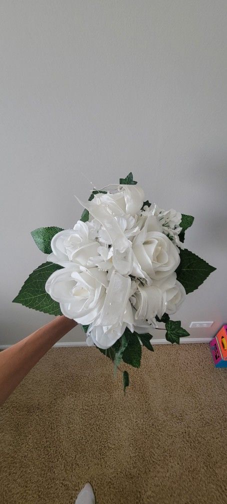 Bouquet White And Green