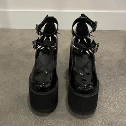 New Dolls Kill Skully Buckles Lifted Platform Mary Janes- Black size 8M