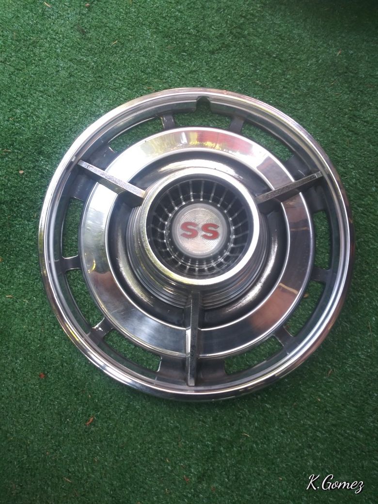 1963 impala ss hubcaps for Sale in Tustin, CA OfferUp