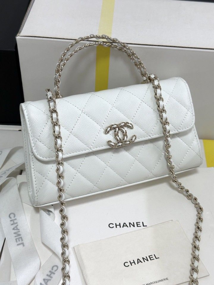 Chanel beauty black makeup bag cosmetic chain quilted leather