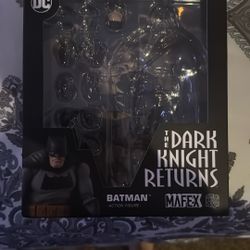 MAFEX BATMAN THE DARK KNIGHT RETURNS