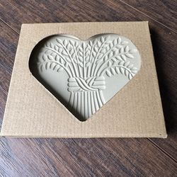 Pampered Chef Bountiful Heart Stoneware Mold NIB Heart Shaped Cookie Mold #2933