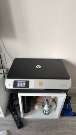 Printer With Ink / Model HP ENVY 5530
