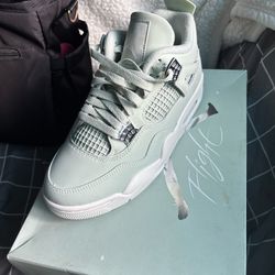 Jordan 4 Seafoam Sz 8 Women’s 
