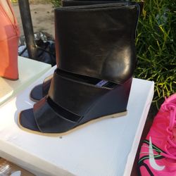 Women Wedges Size 9 .new In Box $8