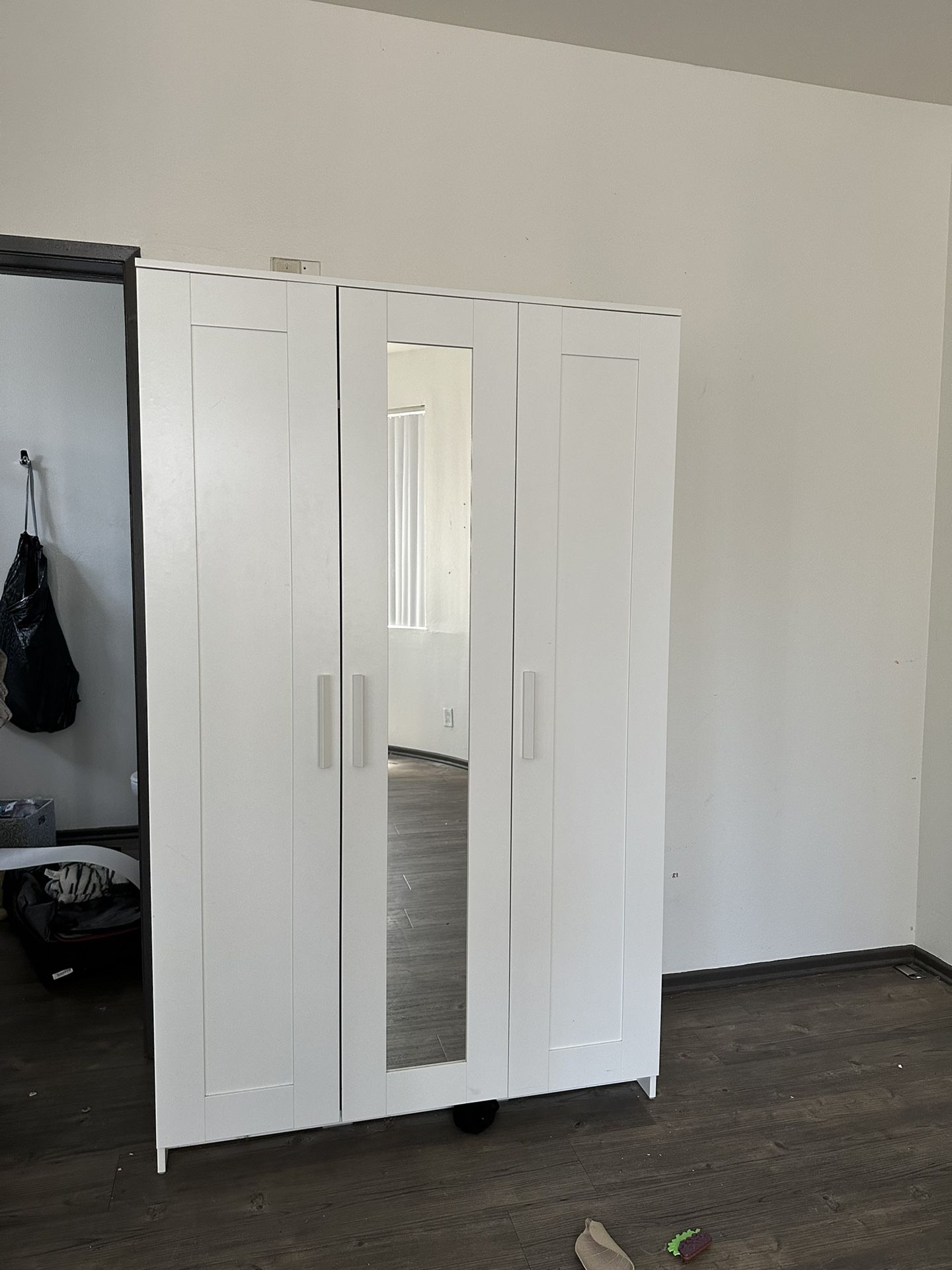 Wardrobe closet for Sale in Los Angeles, CA OfferUp