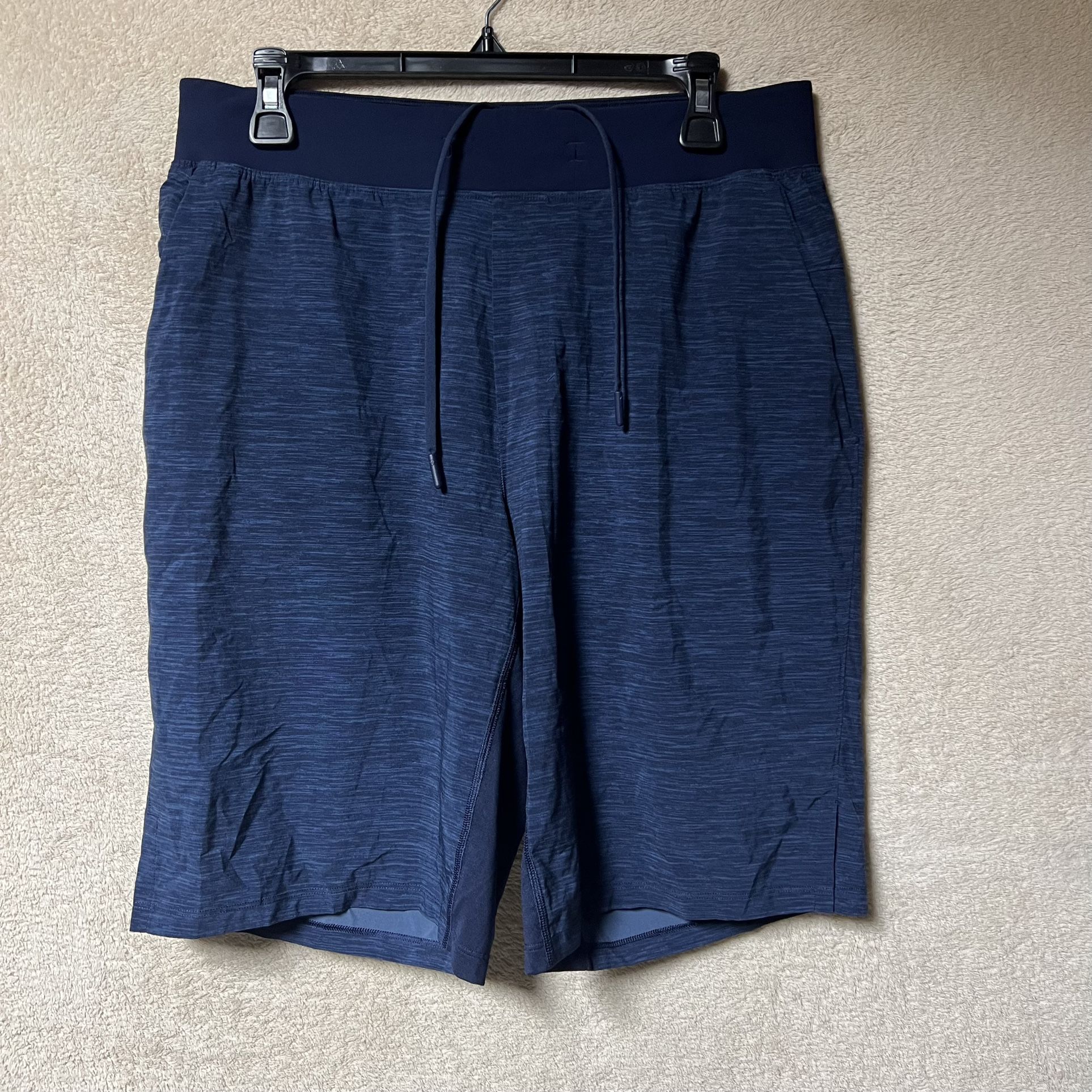 Lululemon THE Short Linerless 12” Mens Large Blue