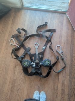 Iron worker harness, jetpack, extra leash