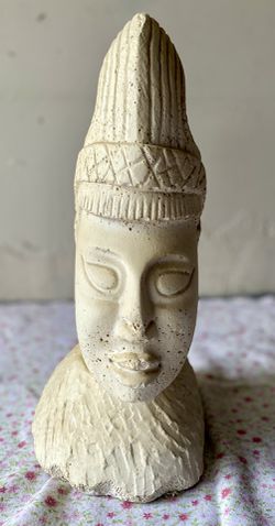 Aztec Head Sculpture Thumbnail