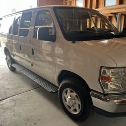 2012 Ford E-350 Passenger Van