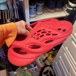 Yeezy Foam Runner Vermillion Red 