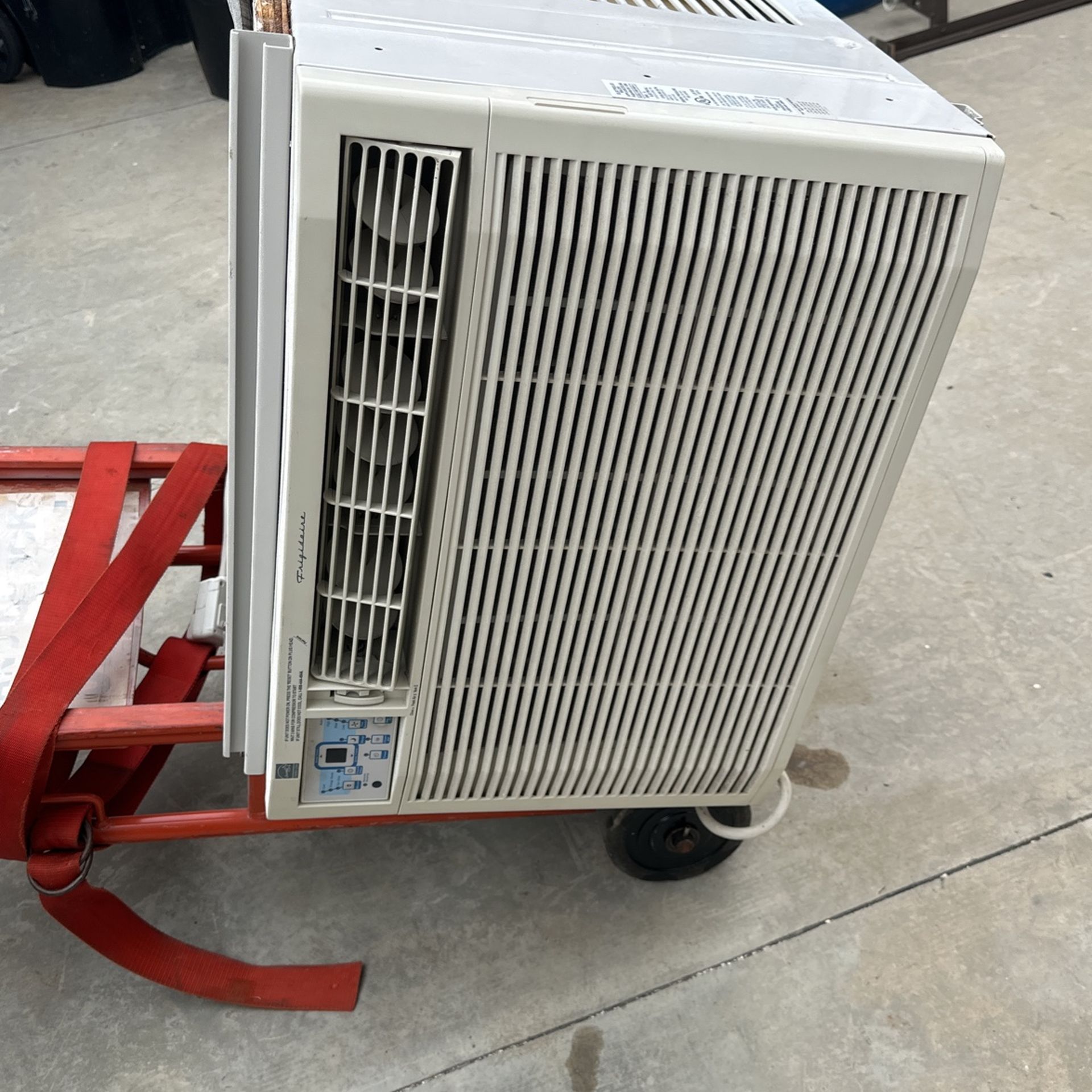 Frigidaire Air Conditioner Wall Unit for Sale in La Canada Flt, CA