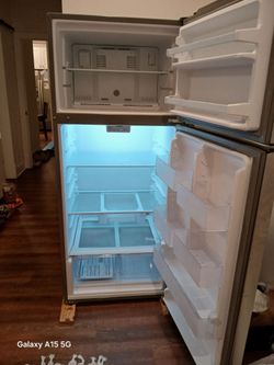 Whirlpool  17.6 Refrigerator