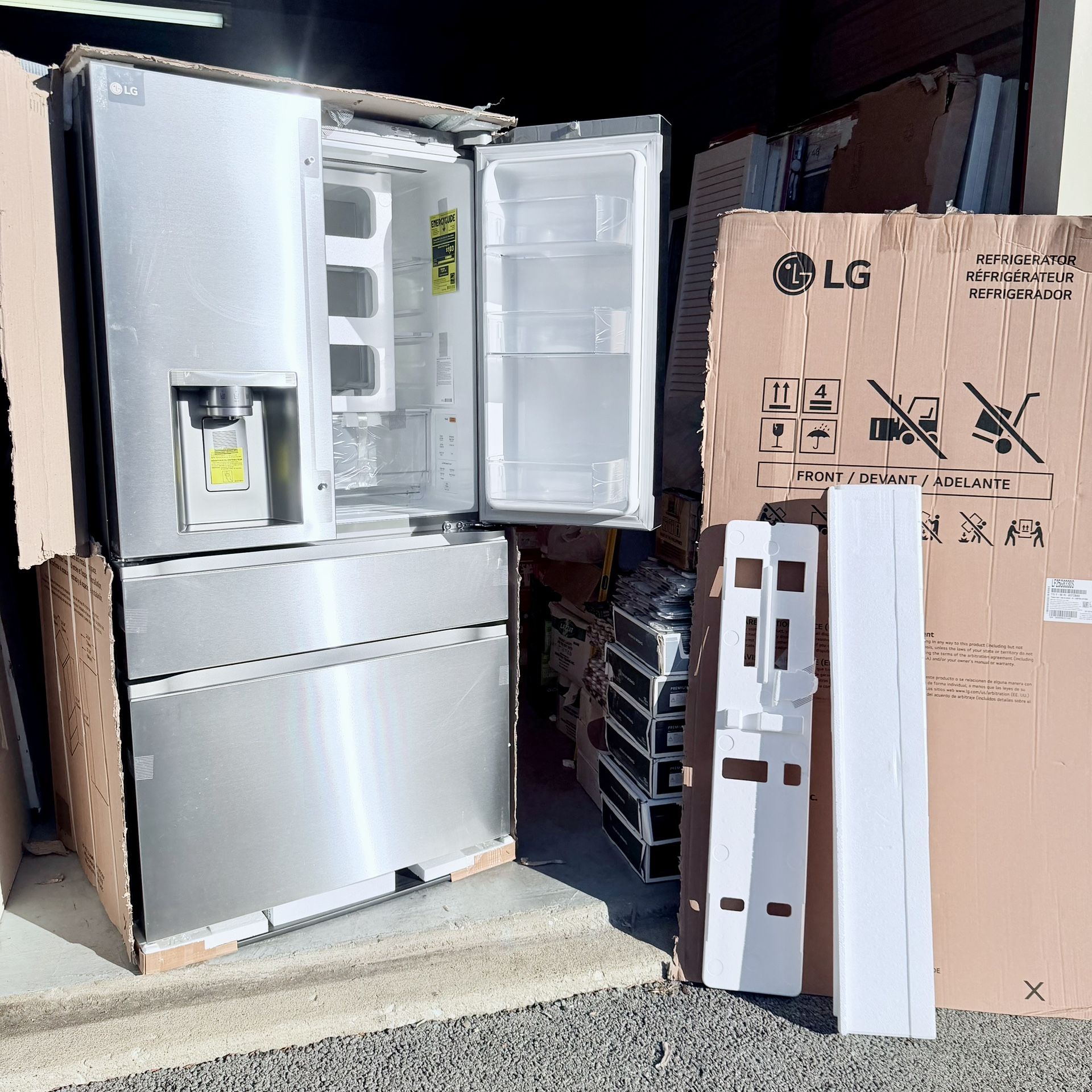 Brand New LG Counter-Depth MAX Smart French Door Refrigerator / Fridge With Full-Convert Drawer.