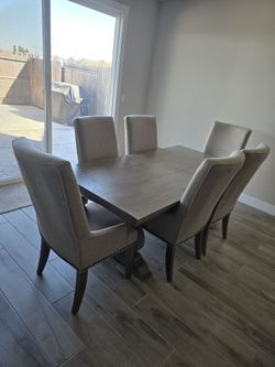 Dinning Table Like New
