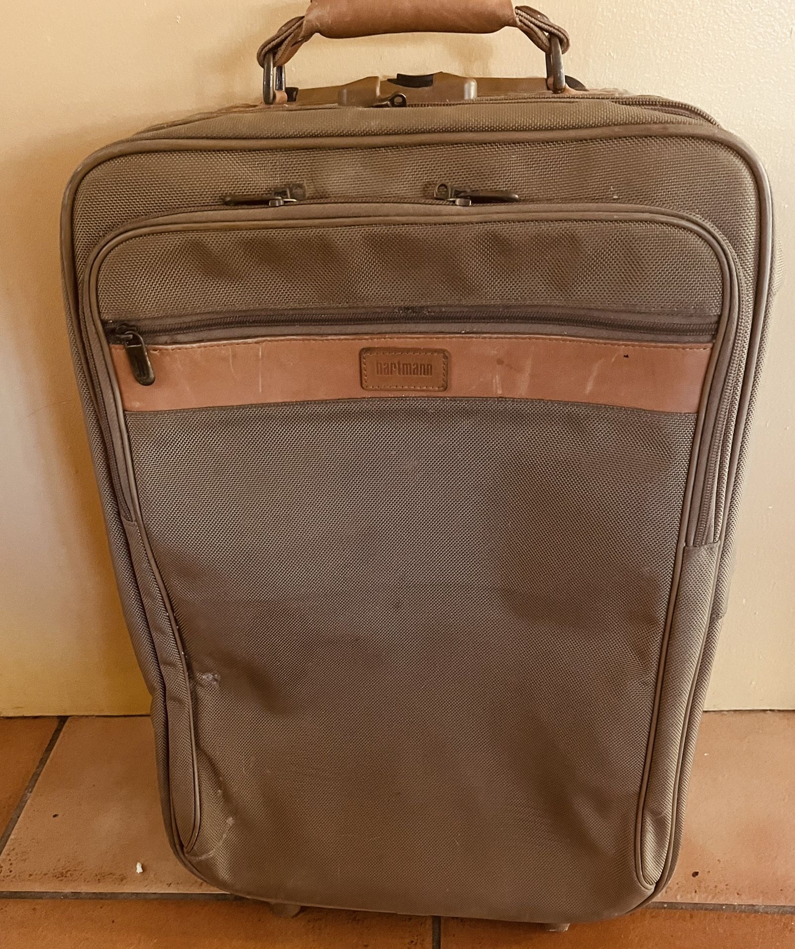 Hartmann Beige Ballistic Belting 24”x18”x12” Rolling Carryon Suitcase