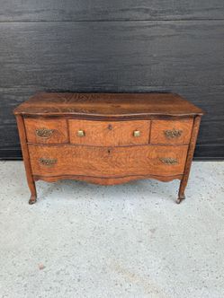 Antique Quarter Sawn Tiger Oak Serpentine Dresser