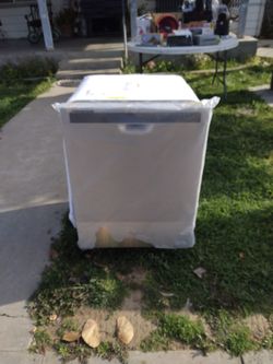 Whirlpool Dish Washer New