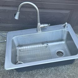 Kitchen stainless sink no with pull down faucet