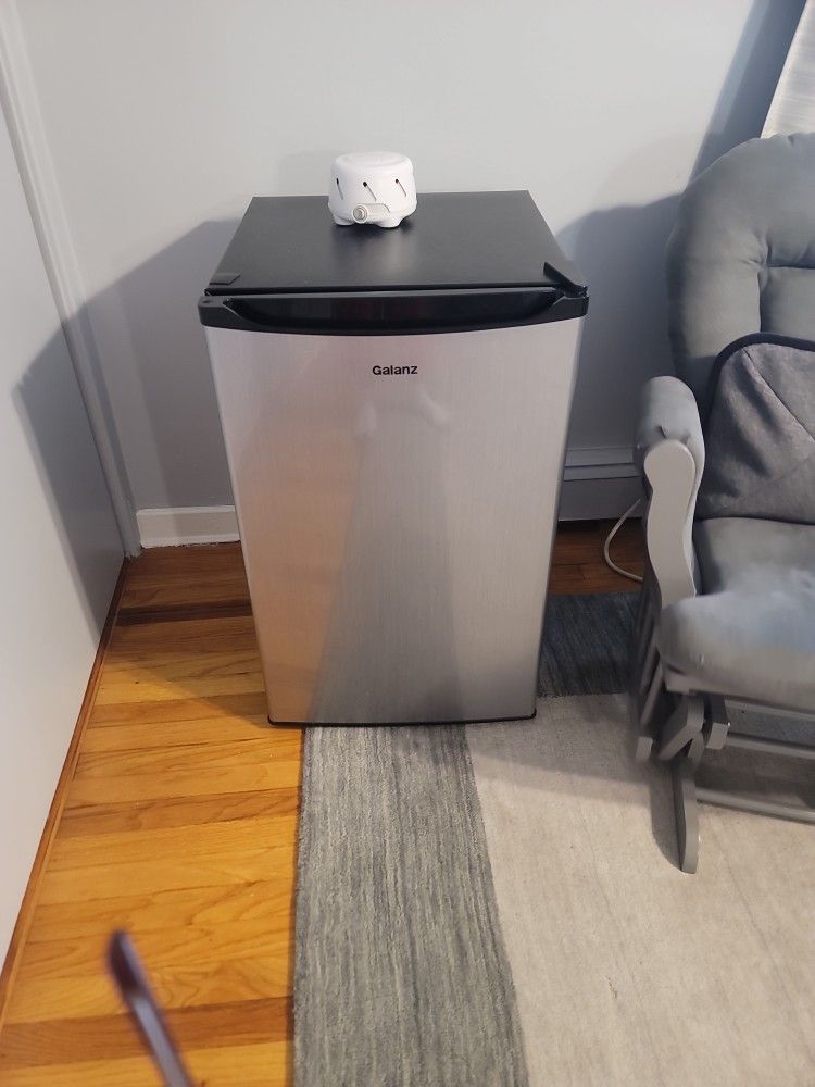 Mini Refrigerator Galanz