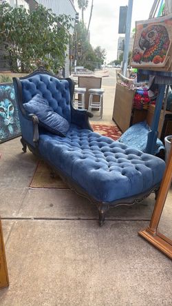 Antique blue velvet Chase lounge