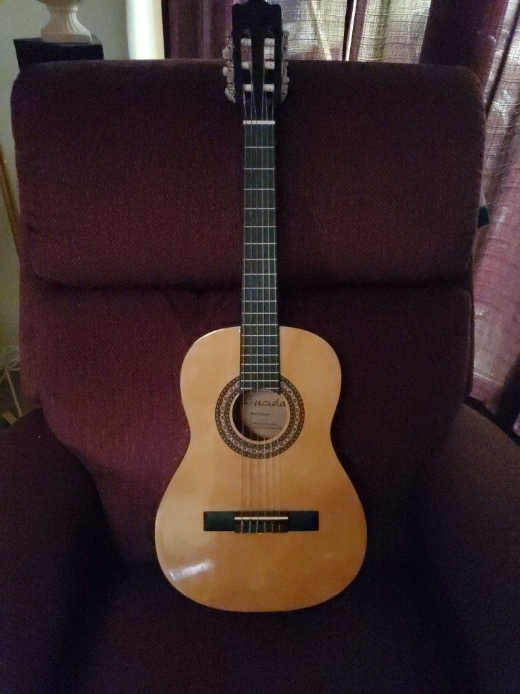 Lucida Acoustic 6 String Classical Guitar