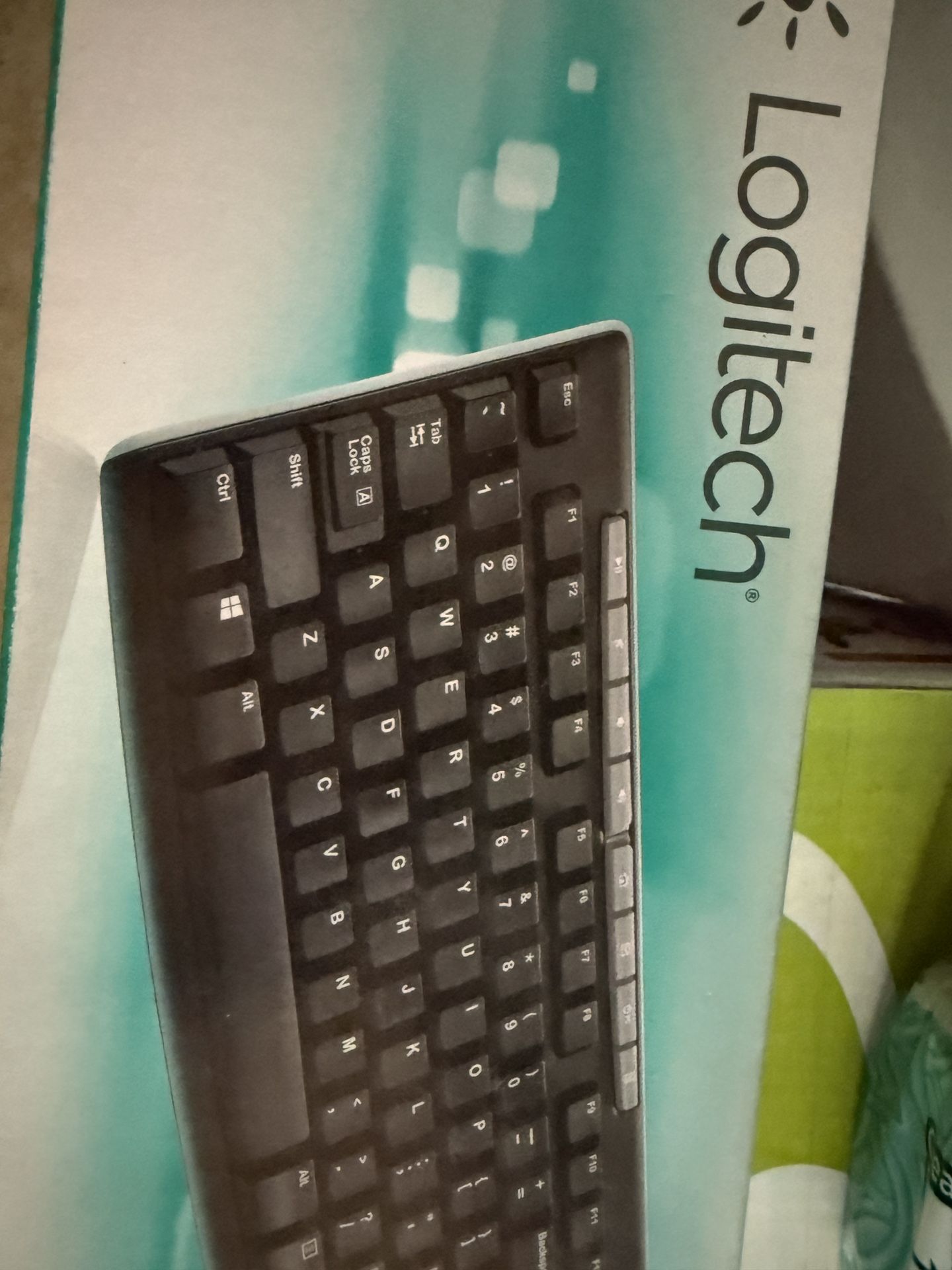Logitech Wireless Keyboard And Mouse Combo MK270