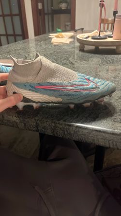 Nike soccer cleats 7
