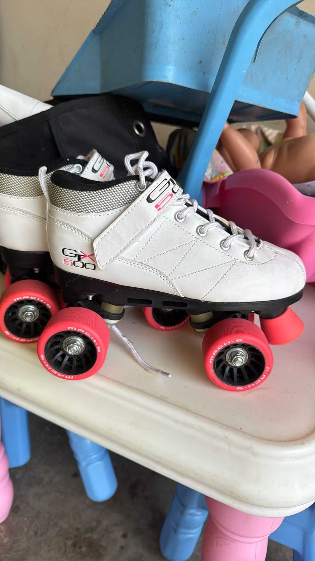 Skates 