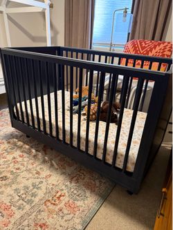 Crib - Pottery Barn  with breathable mattress