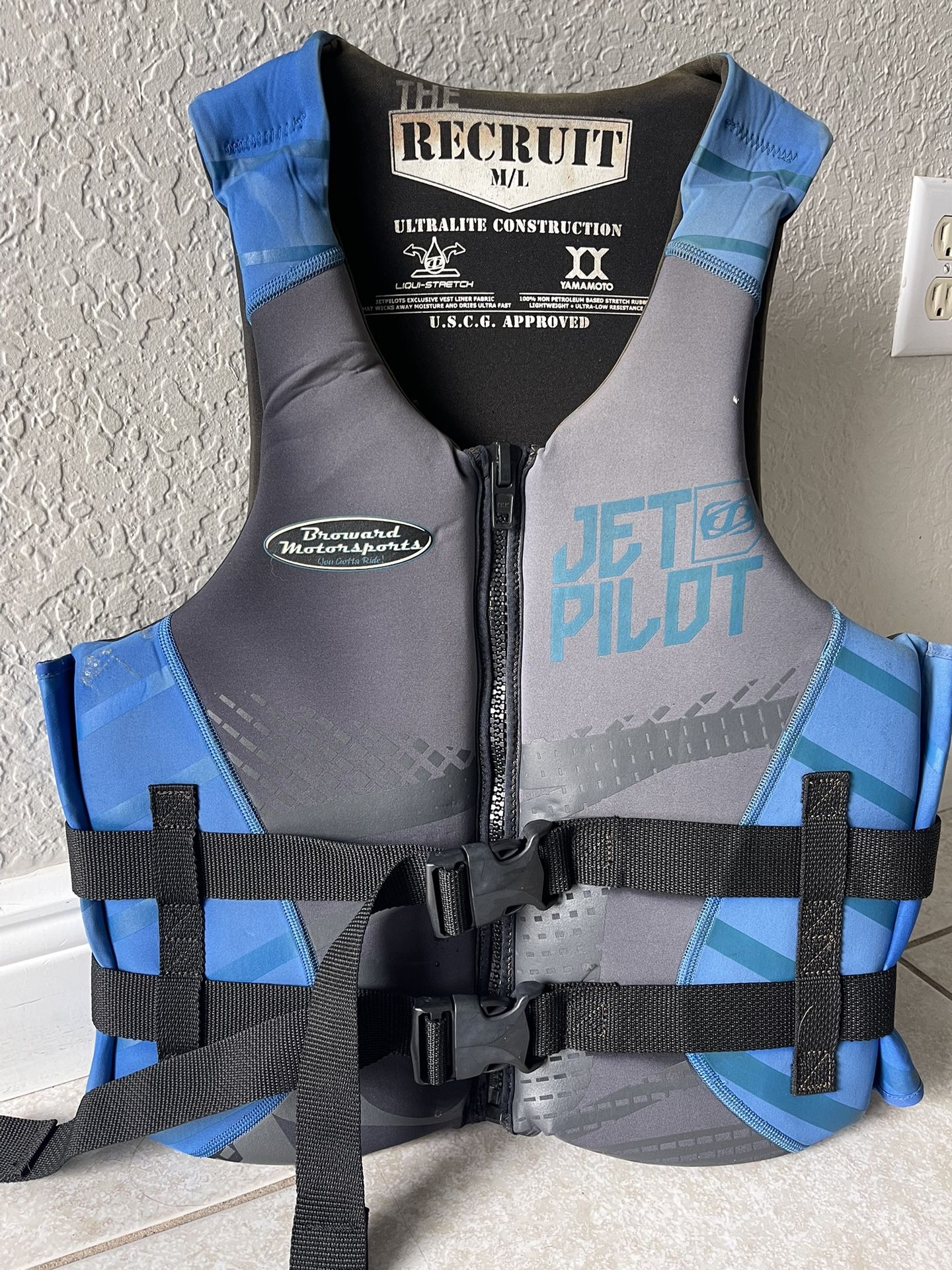 Jet Pilot Life Jacket - Size Medium