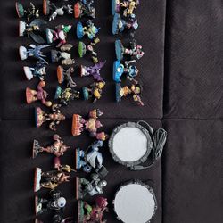 Skylanders 33 Characters And 2 Portals 