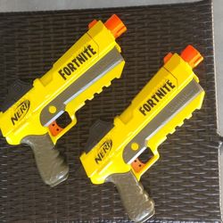 2) fortnite Nerf Blaster 
