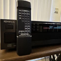 Kenwood 5 Disc CD Player With Remote DP-R5080